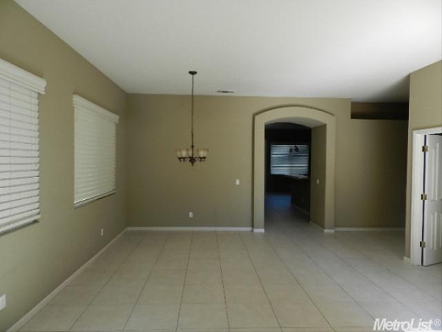 3117 Amos Ct, Modesto, CA 95355 photo 2
