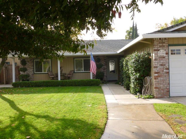 2104 Graywood Ct, Modesto, CA 95355 photo 2