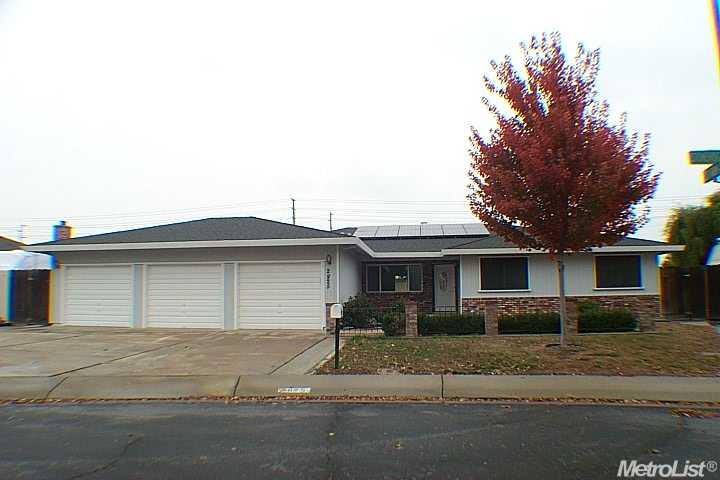 2825 Stoneridge Dr, Modesto, CA 95355 photo 1