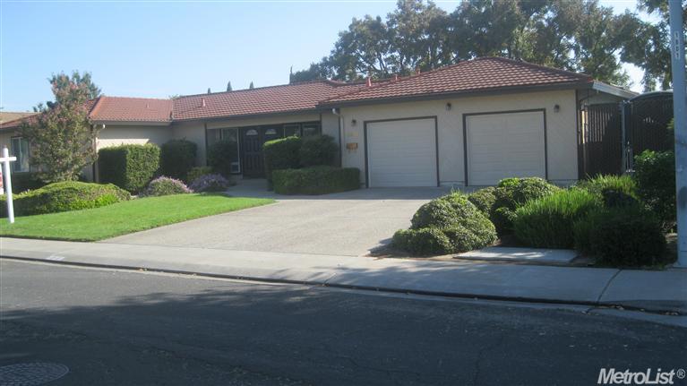 1916 Chester Dr, Tracy, CA 95376 photo 1