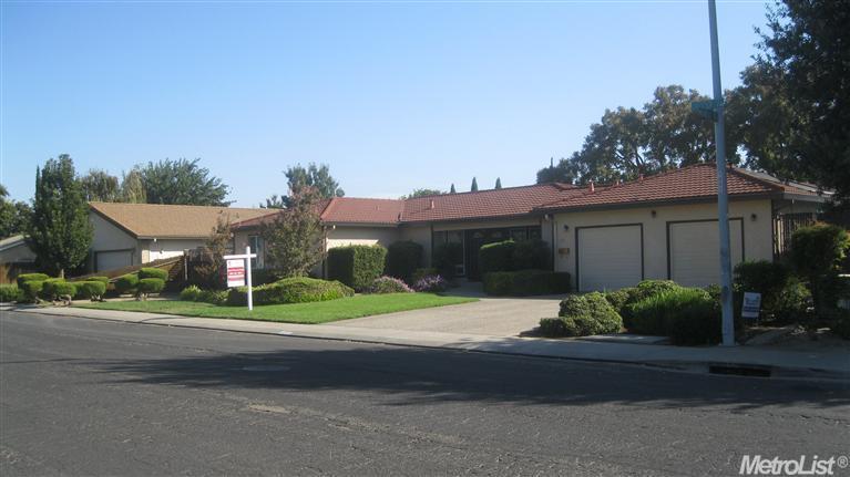 1916 Chester Dr, Tracy, CA 95376 photo 3