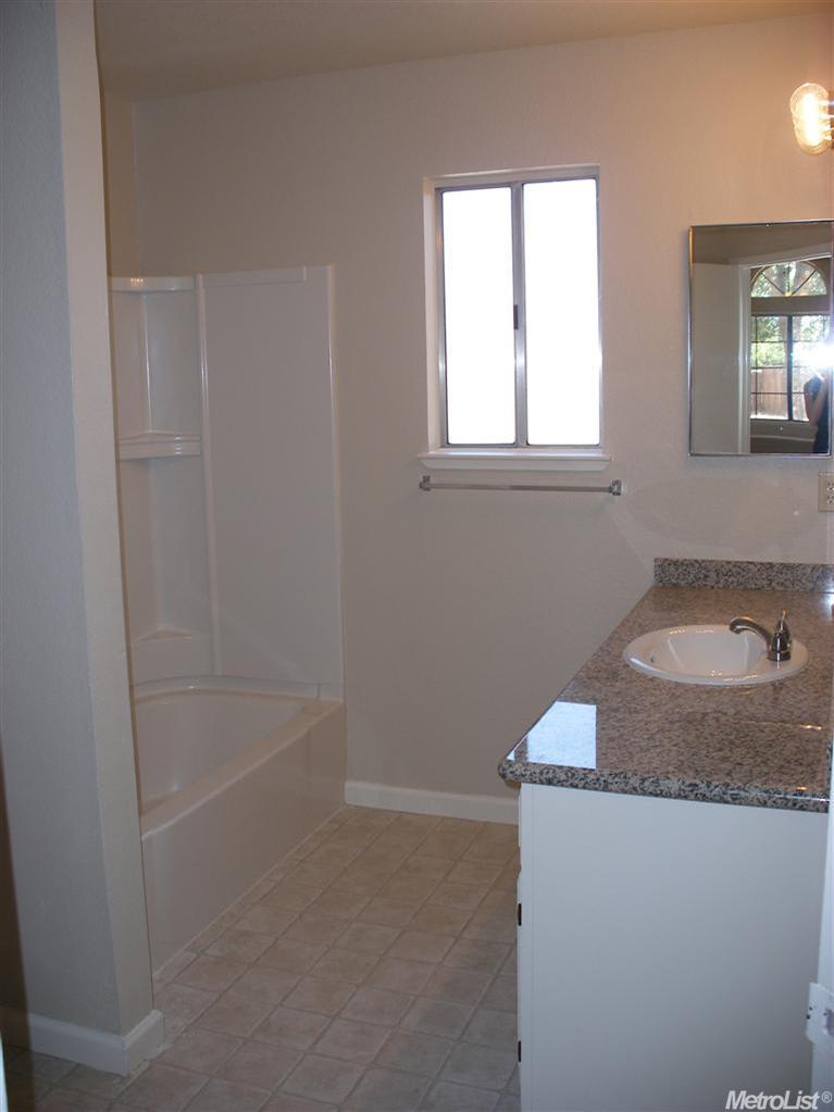 1208 Cape Cod Dr, Modesto, CA 95358 photo 8