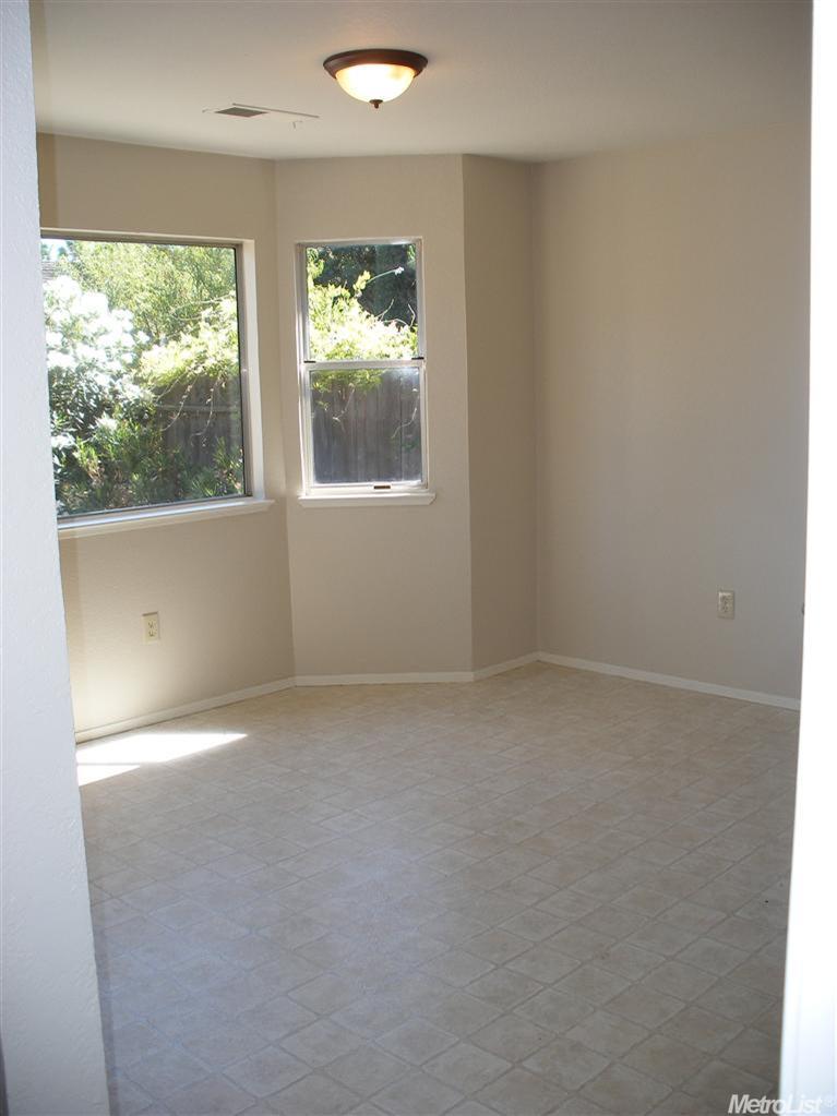 1208 Cape Cod Dr, Modesto, CA 95358 photo 4