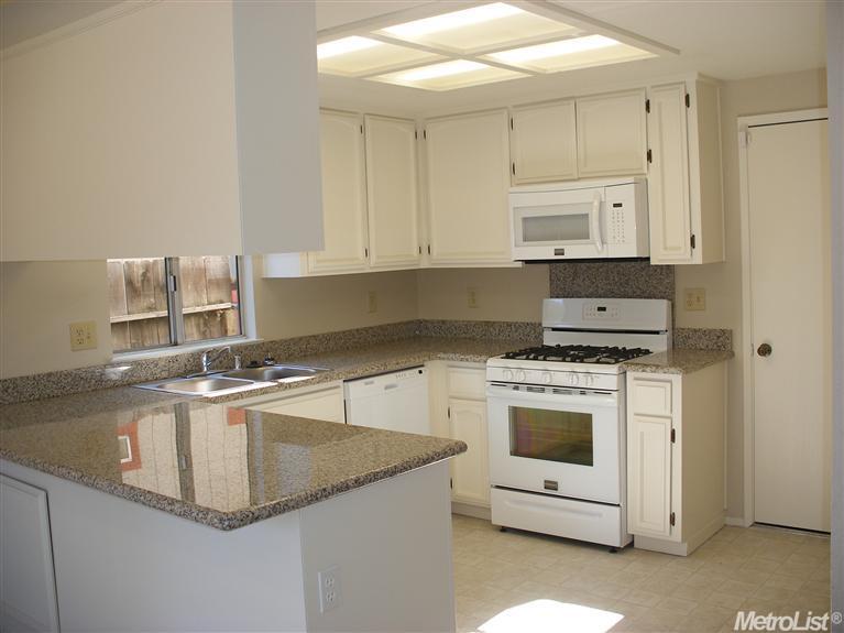 1208 Cape Cod Dr, Modesto, CA 95358 photo 5