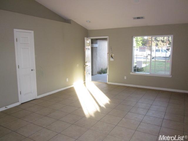 1825 Denver St, Modesto, CA 95358 photo 2