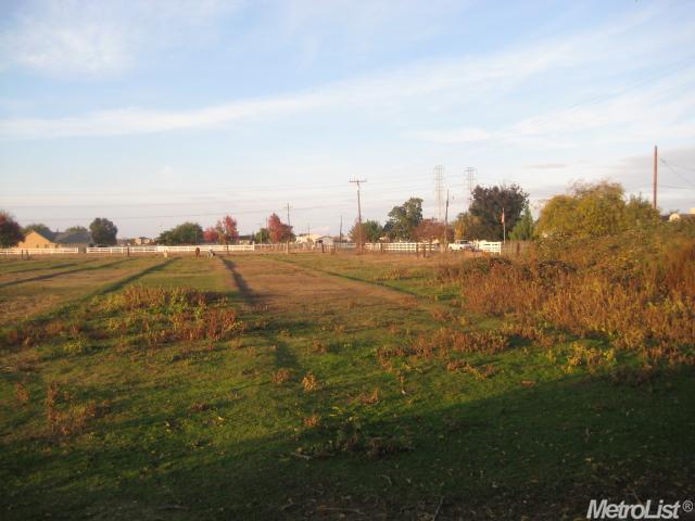 5137 Litt Rd, Modesto, CA 95357 photo 17