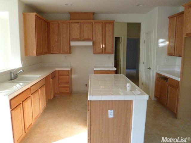 333 Wolfpack Ct, Patterson, CA 95363 photo 5