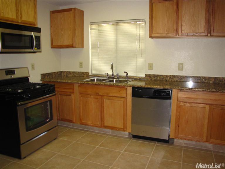 1453 Castaway, Manteca, CA 95337 photo 5