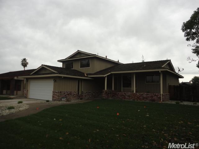 2120 N Berkeley Ave, Turlock, CA 95382 photo 1