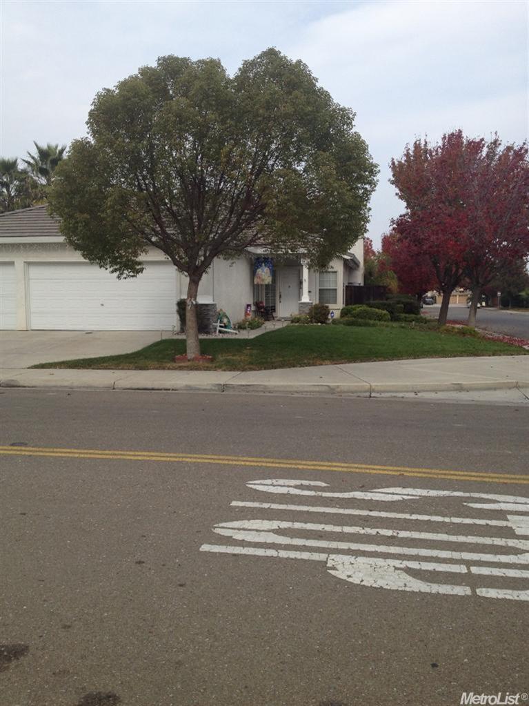1233 Chaplin Ct, Tracy, CA 95376 photo 1