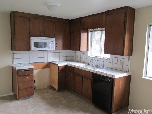 843 Agate Ave, Manteca, CA 95336 photo 2