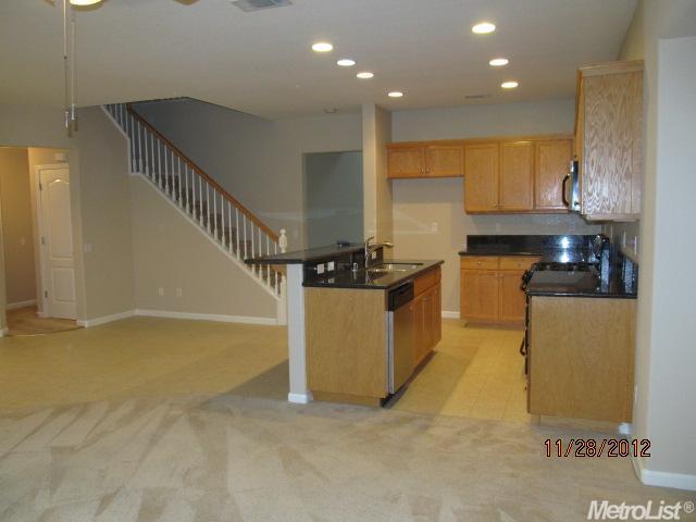 4084 Ivory Ln, Turlock, CA 95382 photo 4