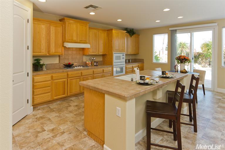 858 Bluestone Cir, Folsom, CA 95630 photo 4