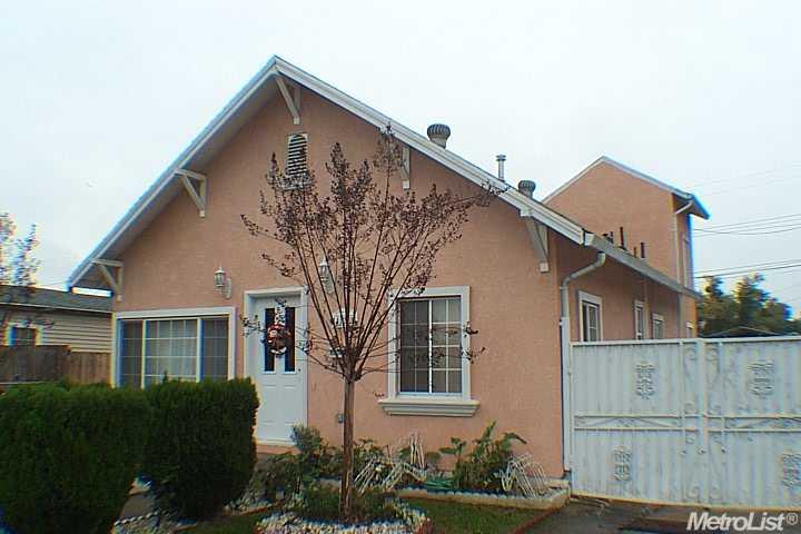420 Maple St, Lodi, CA 95240 photo 1