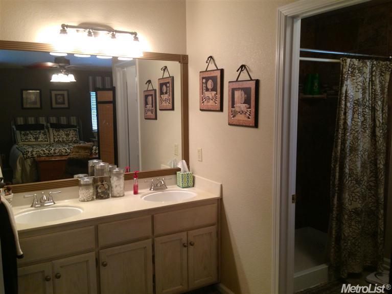 510 Meadowland Dr, Ripon, CA 95366 photo 6
