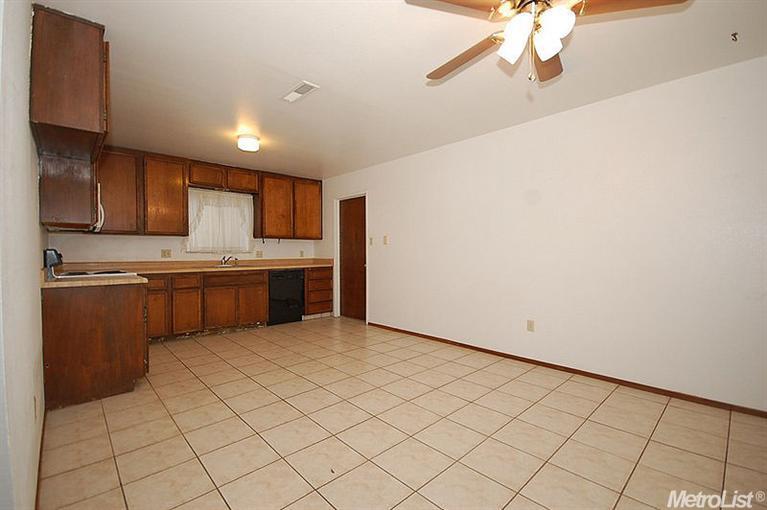 340 Clark St, Turlock, CA 95380 photo 3