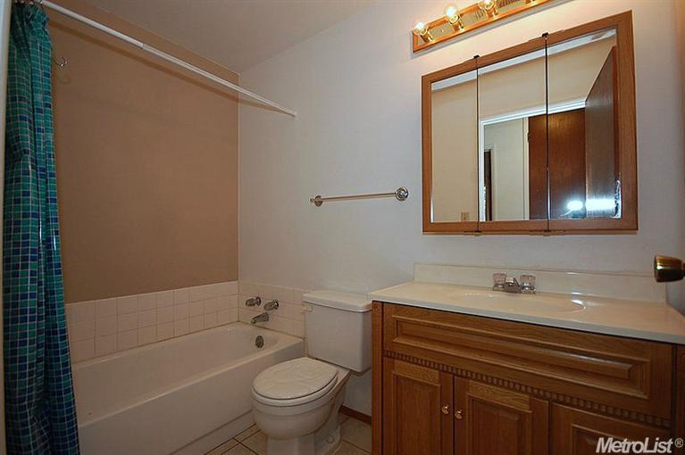 340 Clark St, Turlock, CA 95380 photo 12