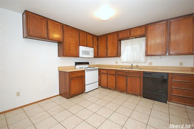340 Clark St, Turlock, CA 95380 photo 4