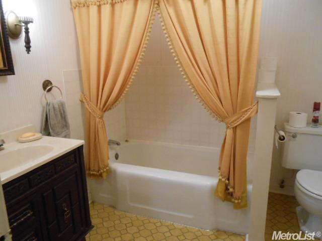 504 2nd St, Arbuckle, CA 95912 photo 3