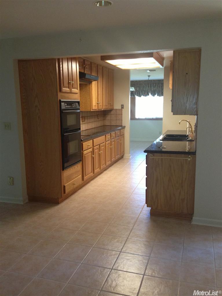812 Foxfire Dr, Manteca, CA 95337 photo 4