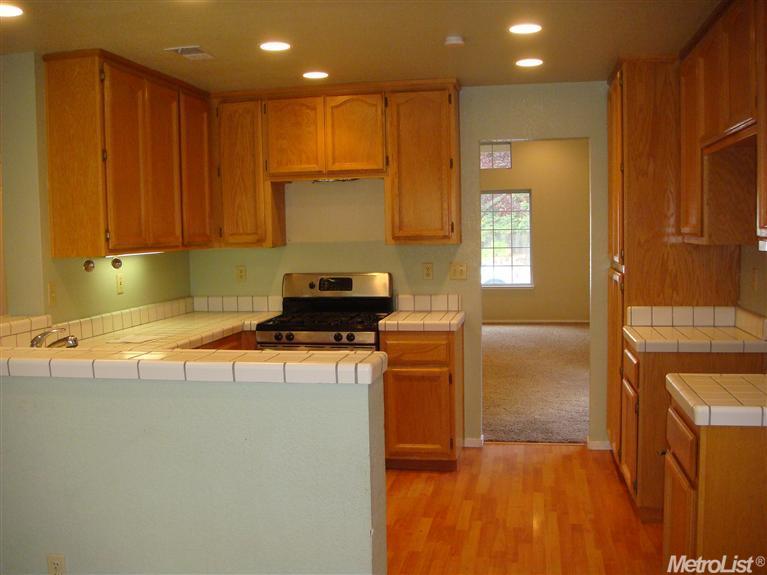 2946 Avon Rd, Rocklin, CA 95765 photo 5