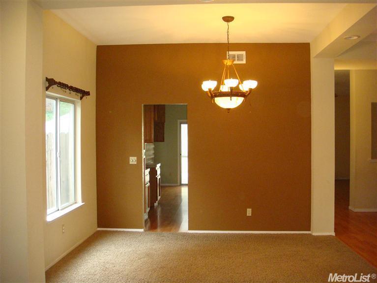 2946 Avon Rd, Rocklin, CA 95765 photo 4