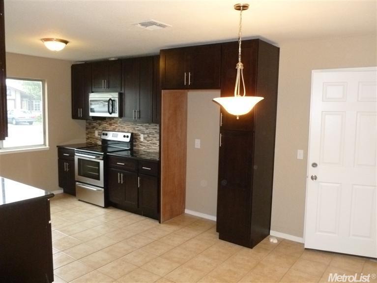 434 Aztec Ln, Lathrop, CA 95330 photo 4