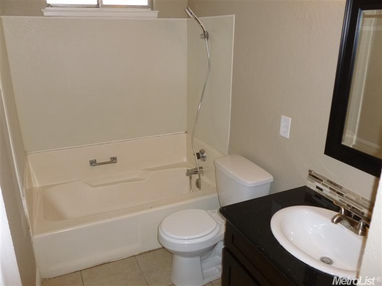 434 Aztec Ln, Lathrop, CA 95330 photo 9