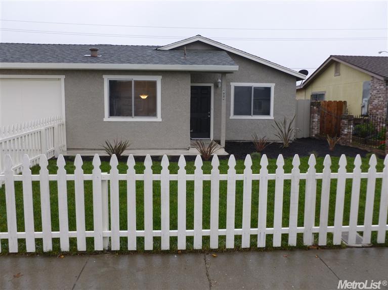 434 Aztec Ln, Lathrop, CA 95330 photo 1