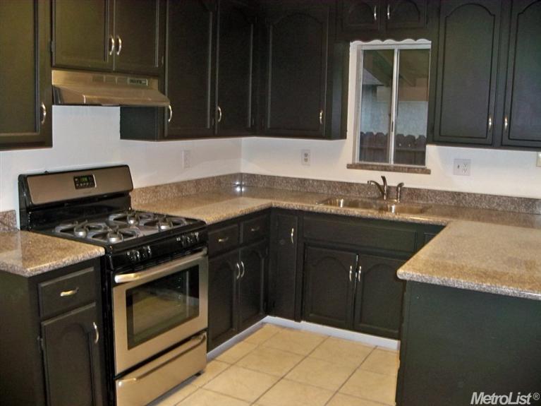 1296 Expedition St, Turlock, CA 95380 photo 2