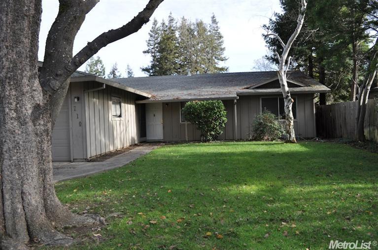 710 Hudson St, Davis, CA 95616 photo 1