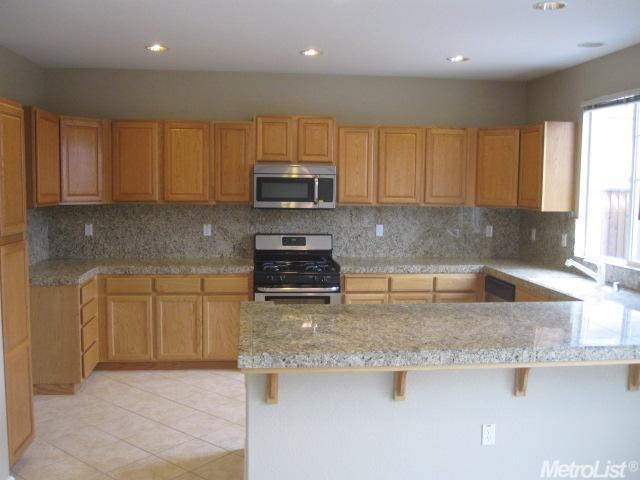 403 Lasata Dr, Tracy, CA 95377 photo 2