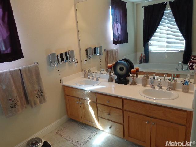 3004 Collingham Ct, Modesto, CA 95355 photo 10