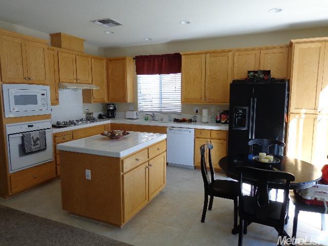 3004 Collingham Ct, Modesto, CA 95355 photo 3
