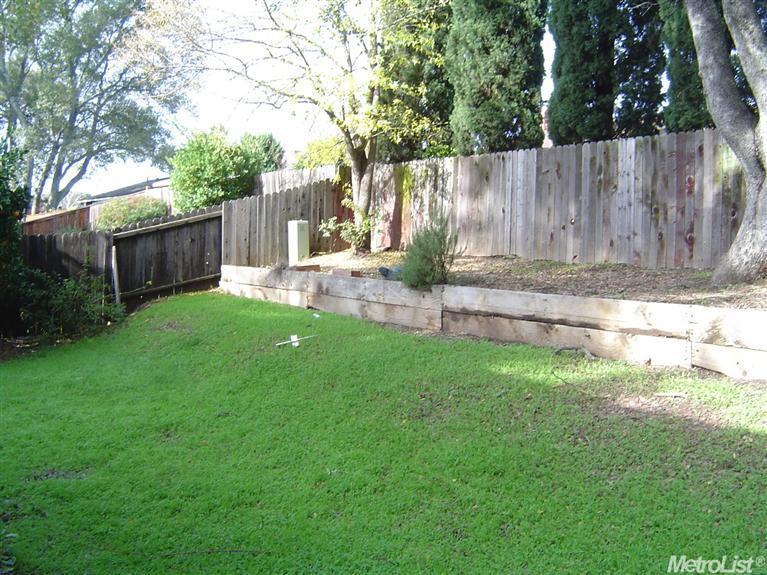 7019 Robin Rd, Fair Oaks, CA 95628 photo 2