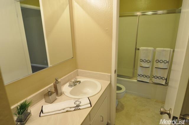 2001 Alta Loma St, Davis, CA 95616 photo 7