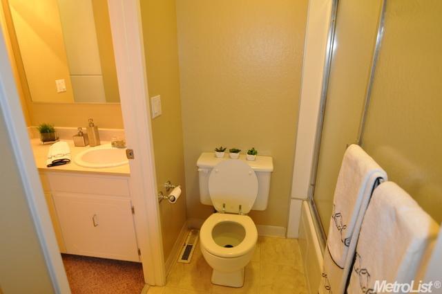 2001 Alta Loma St, Davis, CA 95616 photo 8