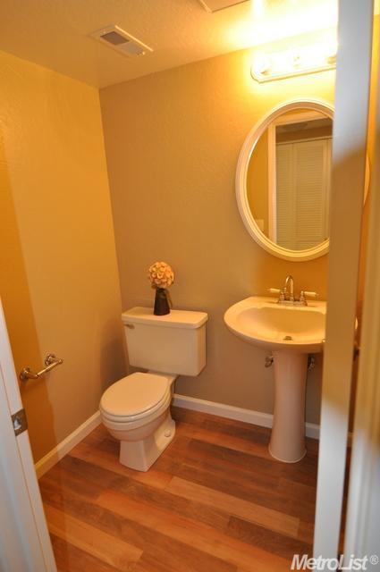 2001 Alta Loma St, Davis, CA 95616 photo 5