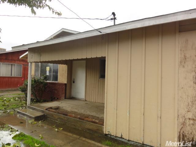 31 S P St, Merced, CA 95341 photo 2