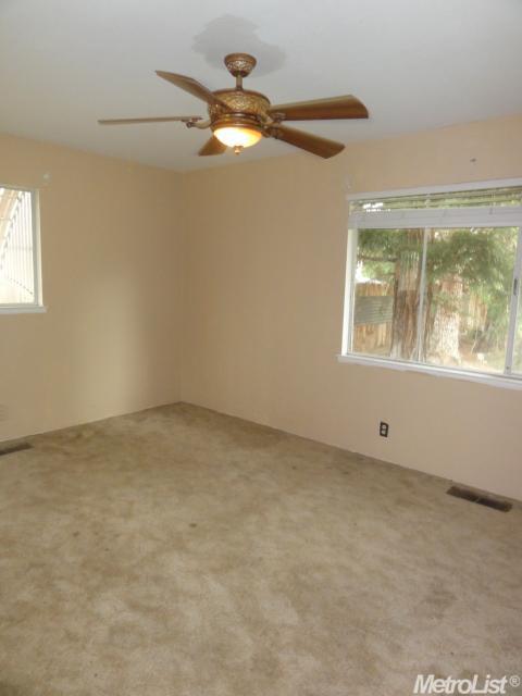 1155 E 20th St, Merced, CA 95340 photo 9