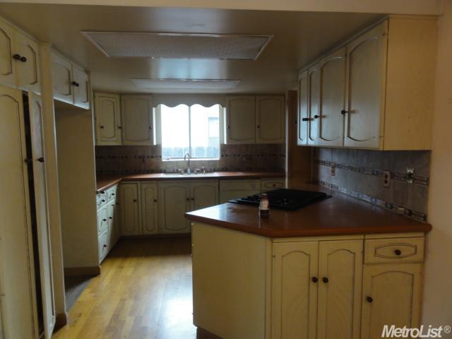1155 E 20th St, Merced, CA 95340 photo 6