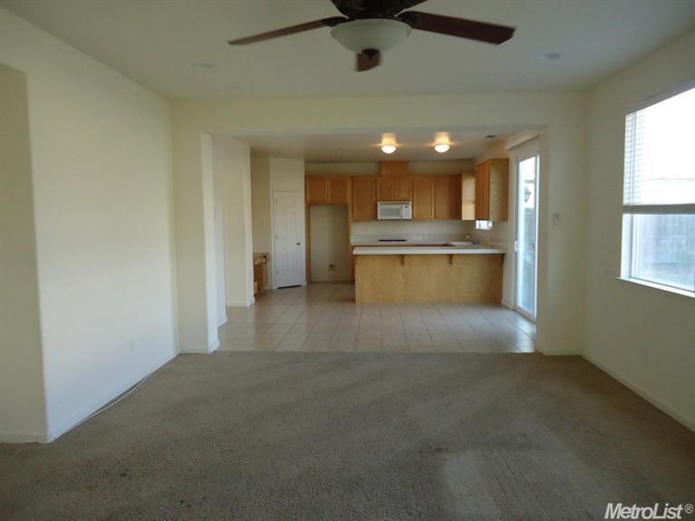 981 Athens Ct, Manteca, CA 95337 photo 4