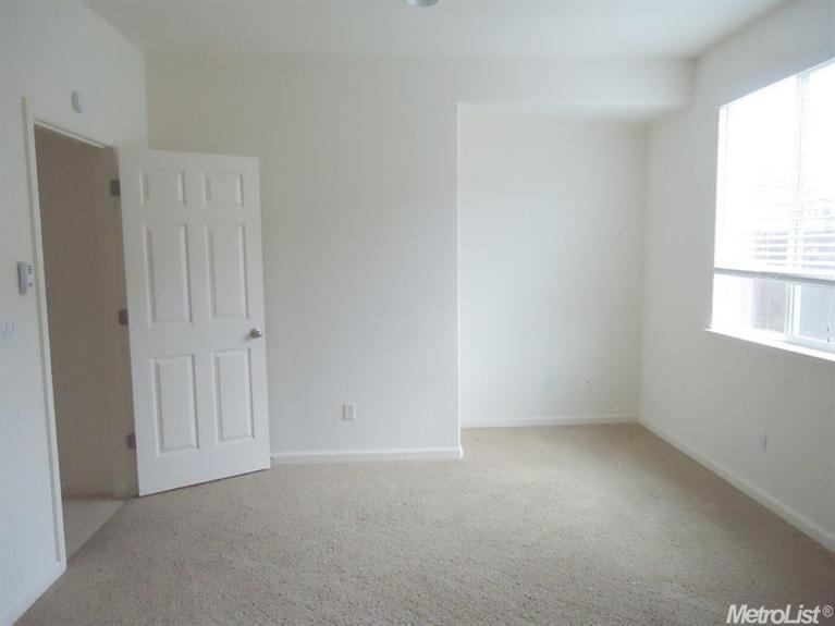 981 Athens Ct, Manteca, CA 95337 photo 8