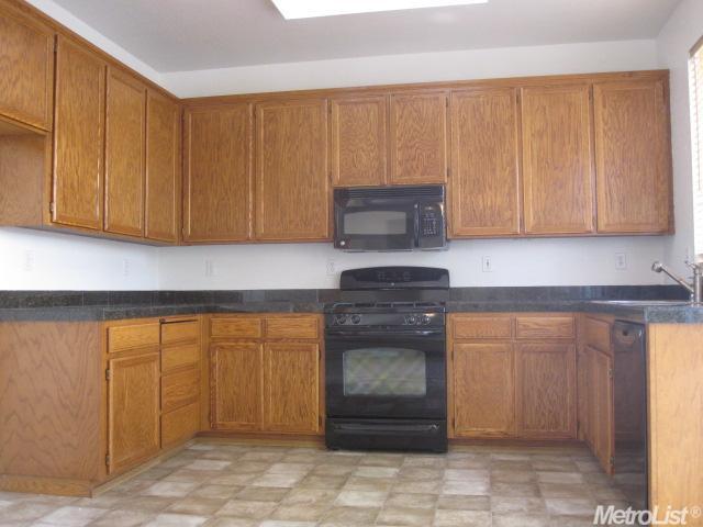 1959 Knollcrest Ln, Tracy, CA 95376 photo 2