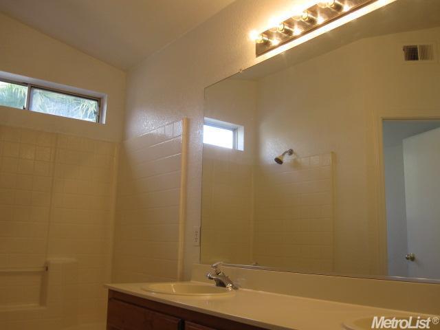 1959 Knollcrest Ln, Tracy, CA 95376 photo 4