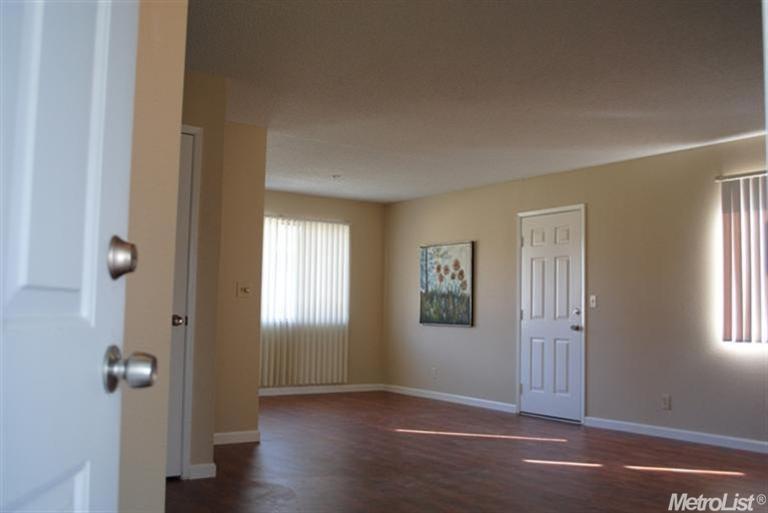 805 Valley Oak Dr, Winters, CA 95694 photo 2