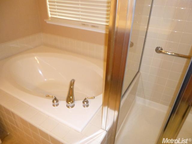 2309 Lovers Point Ln, Modesto, CA 95356 photo 9