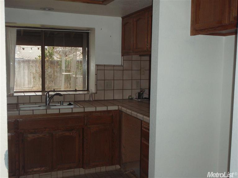 1005 Bordeaux Dr, Modesto, CA 95351 photo 5