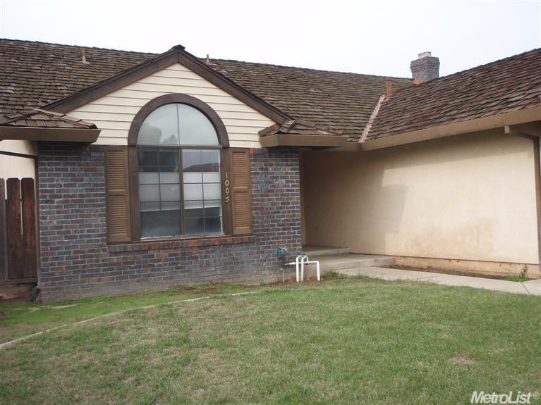1005 Bordeaux Dr, Modesto, CA 95351 photo 2