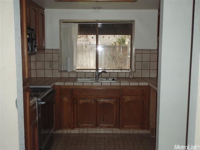 1005 Bordeaux Dr, Modesto, CA 95351 photo 3